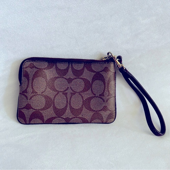 Coach Signature Leather Corner Zip Khaki Cherry Wristlet - Picture 8 of 16